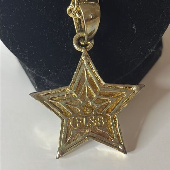 Signed FL&B Gold Tone Star Pendant Chain Necklace 18” with Extender - Picture 3 of 6